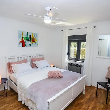 Irena Apartman Poreč