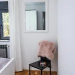 Irena Apartman *