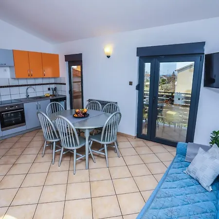Irena Apartment *